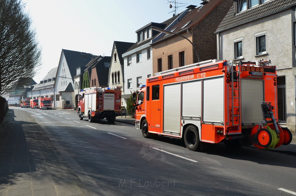 Feuer 3 Dachstuhlbrand Koeln Rath Heumar Gut Maarhausen Eilerstr P610.JPG